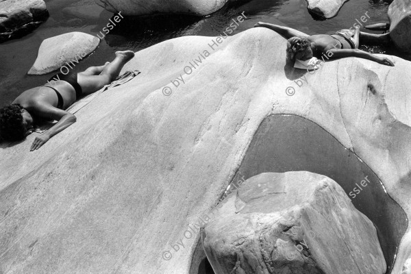 Image of sheet 19910570 photo 10: bath river sun suning bronze skin bathing dress bikini zweiteiler stone rock