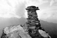 Image of sheet 19910580 photo 12: Steinmannli. Alp Grava Graubünden. Graubünden 1991 √ Swiss Alps, Canton of Grison, Switzerland. 08.91 stone stones sculpture art