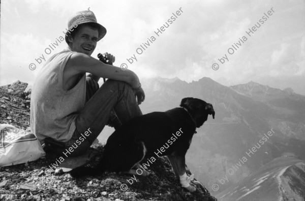 Image of sheet 19910580 photo 4: Alp Grava Graubünden. spoizkuh geifern geifert Kanton Graubünden 1991
Swiss Alps, Canton of Grison, Switzerland. 08.91 stone