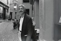 Image of sheet 19910680 photo 6: Portrait Pinkus Buchladen 20 Jahre Selbstverwaltung vor dem Laden an der Froschaugasse.  Pierre 
Zürich 1991 √