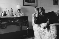 Image of sheet 19910790 photo 1: © 1991, OLIVIA HEUSSLER / www.clic.li
Mister George Christie, smokes cigar. owner of Besitzer von der Speyside Whysky Distillery im Salon von Gaick Logde. smoker 

Deer hunting in Scotland Great Britain, 1991
Hirschjagd in Gaick Lodge, Schottland, Vereinigtes Königreich
Kingussie Schottland. 9.91 Europe culture
Great britain, Grossbritannien  √