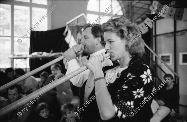 Image of sheet 19910810 photo 18: frtsg. 91080 London Mc Donald's Abfallkonzept. Portrait Arina Junge Rockers. Heureka. Arina Heussler in der Heureka Austellung. Franziska von der Spielplatzanimation Kreis 4 vier Kanzleischulhaus. Alphornbläser Alphorn und Paar in Tracht in der Kanzleiturnhalle anlässlich der ' Schwinget Schwingen 
Aussersihl 1991 Zürich Schweiz Switzerland

© 1991, OLIVIA HEUSSLER / www.clic.li