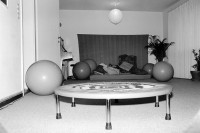 Image of sheet 19910870 photo 5: Gummiballon  und Trampolin im Gebärhaus Delphys. Oberengstringen 1991
birthing house birth center women health