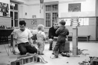 Image of sheet 19910880 photo 10: Obwalden 11.91 Switzerland Schweiz Suisse Europe Europa european √ father and sons Rolf Schelling Frank Braun mit Mayo 1991 playing play