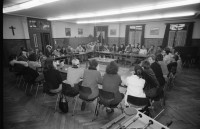 Image of sheet 19910880 photo 26: Portrait André Pinkus Niggi Schär, Bauer spritzt Gülle auf Feld. Röfe Rolf Schelling und Frank Braun spielen mit ihren Söhnen im Kindergarten in Oberrickenbach. Diskussion über Frauen und Männer und Männer und Frauen. Kristin Irion mit Ferdinand. u.a. Konzert Firehose in Roten Fabrik. Bass Mike Watt Gesang Ed Crawford.Wandmalerei von Peter Bäder. Zürich