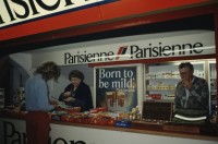 Image of sheet 19913000 photo 3: Kiosk Parisienne Mann raucht Born to be mild. Werbung