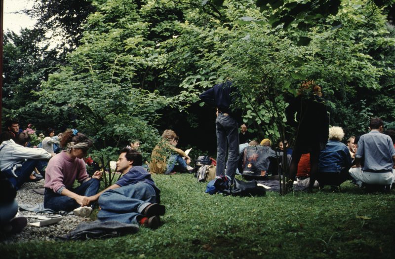 Image of sheet 19913004 photo 10: Anti 700-Jahrfeier Protest der Schweiz durch Aktivistinnen in der Österreichischen Botschaft in Bern 1991. Mit Haemmerli
