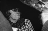 Image of sheet 19920030 photo 30: Portrait Cmdte. Dora Maria Tellez in Zürich Volkshaus. 23.1. 
Dora María Téllez (born 1955) is a Nicaraguan historian most famous as an icon of the Sandinista Revolution, which deposed the Somoza regime in 1979. As a young medical student in the late 1970s, Téllez became a comandante in the popular revolt to oust the Nicaraguan dictator, Anastasio Somoza Debayle
Bernhard Apero mit li:
Erica Pedretti, née Schefter (born 25 February 1930, in Šternberk, Moravia, Czechoslovakia) is a Swiss author and artist.

Max Bill (22 December 1908 – 9 December 1994) was a Swiss architect, artist, painter, typeface designer, industrial designer and graphic designer.

Hanny Fries etc. 1992
