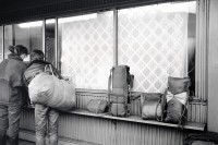 Image of sheet 19920080 photo 4: Young cople in the train station of Usti. Czech Republic. 1992 √ Usti
Lots of young people like to travel after the opening of the borders.