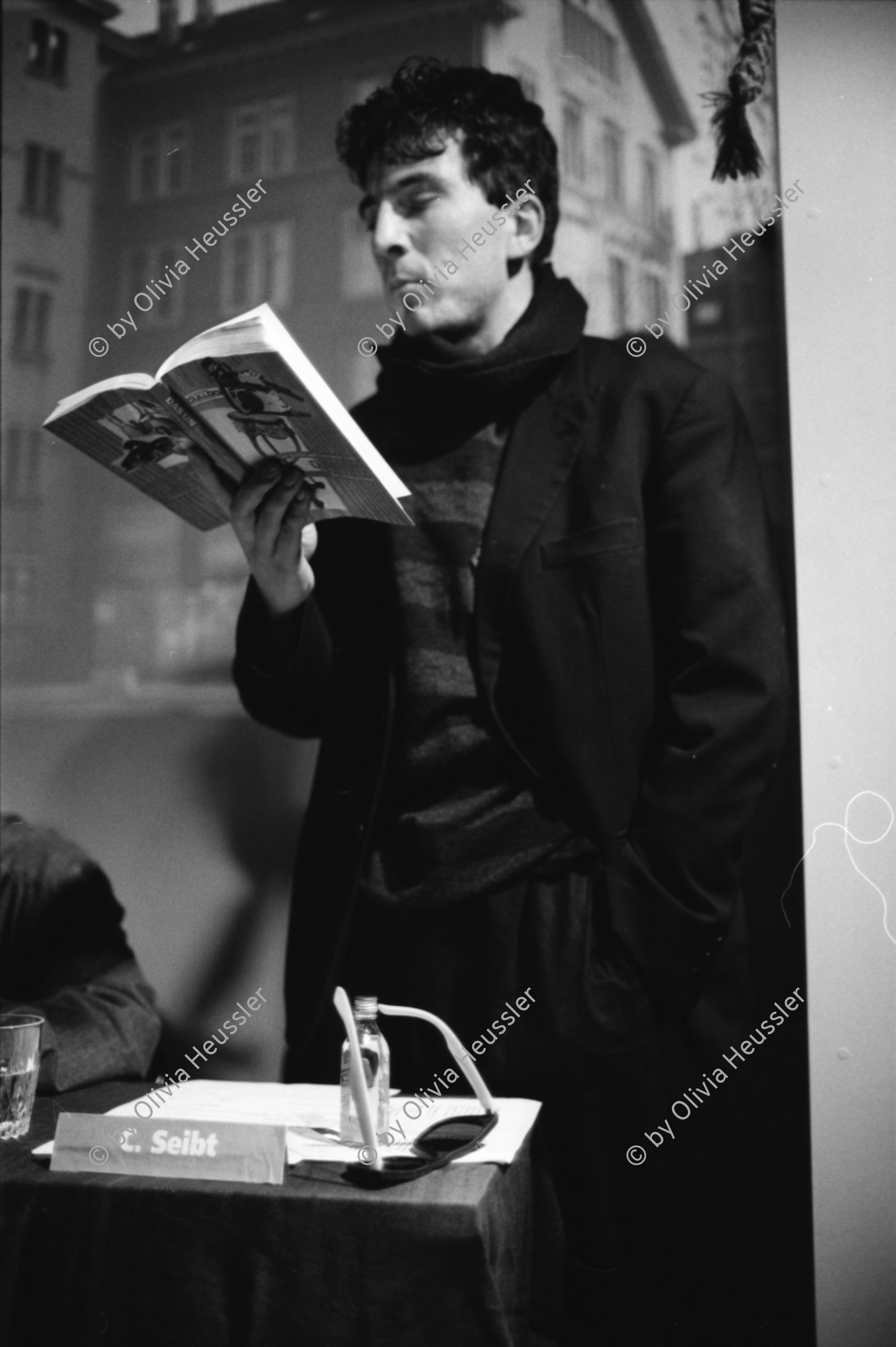 Image of sheet 19920150 photo 24: Lesung im Buchladen von Paranoia City mit Constantin Seibt, Zürich 1992.