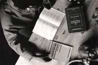 Image of sheet 19920160 photo 7: Eine Afrikanische Einwanderin studiert das Schweizerische Zivilgesetzbuch Strafrecht I. Zürich, schweiz, 03.92
Frauen Gesetz Africa Afrika Switzerland Law Woman civil right 1992
zurück von Libération, Paris 2015 FIZ zurück