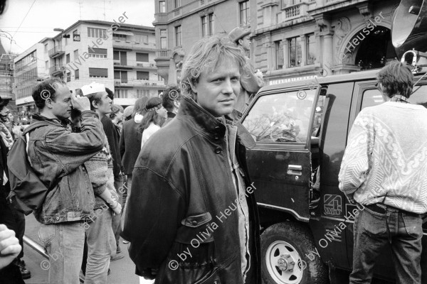 Image of sheet 19920190 photo 23: Dani Härry, Reporter und Rasender an Frühlingsdemo in Zürich, 03.92
swiss switzerland europe europa Schweiz 1992 √ Pfauen Frühling protest spring