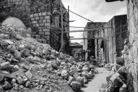 Image of sheet 19920320 photo 27: © 1992, Olivia Heussler / www.clic.li
Viele alte, historische Gebäude, im  Norden der Westbank sind nach dem starken Schneefall eingestürtzt. Bei Bir Zeit. Palästina 1992 Palestine Occupied territories √

Birzeit (Arabic: بيرزيت‎) (also written Bir Zeit) is a Palestinian town near Ramallah in the central West Bank. Its population in the 2007 census was 4529. Birzeit is a traditional Christian town. Its history dates back to the Byzantine era and earlier.