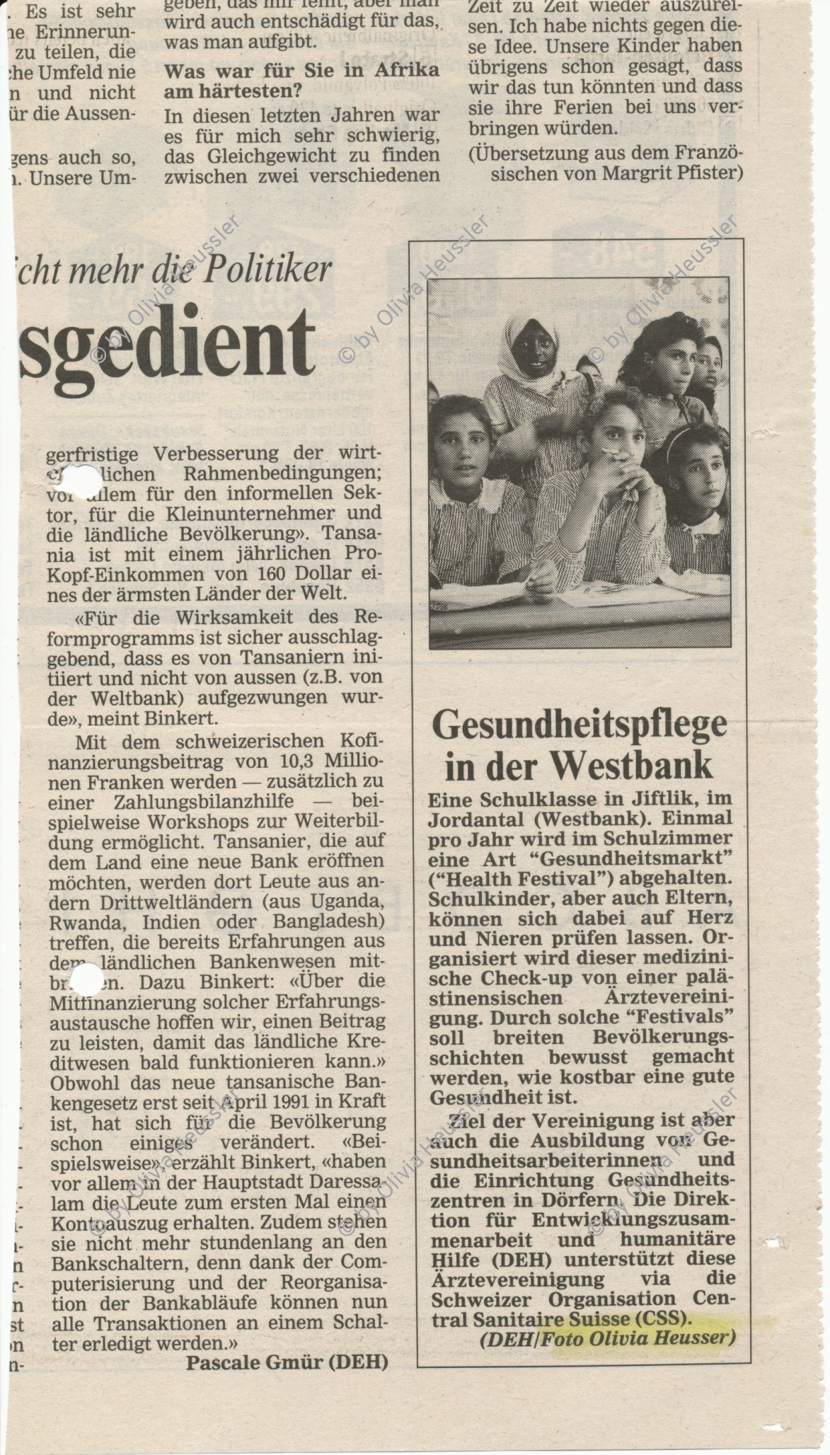 Image of sheet 19920320 photo 7: © 1992, OLIVIA HEUSSLER / www.clic.li
Die SchülerInnen in der UNRWA Schule kriegen von der Union of Palestinian Medical Relief Comitee eine ärztliche Jahreskontrolle. Jiftlik, Jordantal Palästina. 04.92 1992 √ Palestine
Mädchen Schule 
United Nations Relief and Works Agency for Palestine Refugees in the Near East

medical health check school girls and boys children students palestine occupied territory room Palestine hairscarf Group Gruppenbild
From:  Out of Jerusalem / Jenseits von Jerusalem page Nr. : 69

al-Jiftlik (Arabic: الجفتلك‎) is a Palestinian town in the West Bank's Jordan Rift Valley several kilometers from the Jordanian border. According to the PCBS statistics for 2006, it was home to 4,401 and set on an area of 81,283 metric dunum.
ohne Aufkleber