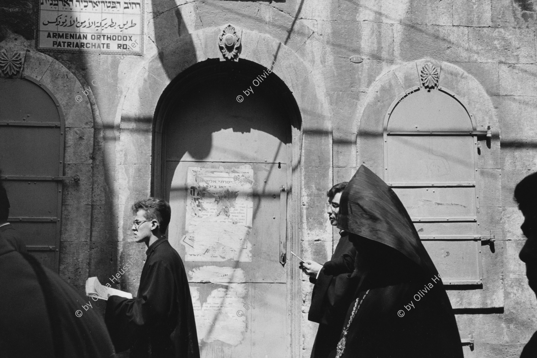 Image of sheet 19920340 photo 36: Die Armenier während der Osterprozession in der Altstadt Jerusalems.Palestine  Israel. 04.92 √
The Armenians during the Easter prozession in the Old City of Jerusalem.
At Easter, every year, thousands of religious people from all over the world make a pilgrimage to Jerusalem.

© 1992, OLIVIA HEUSSLER / www.clic.li