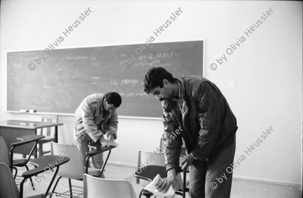 Image of sheet 19920370 photo 18: frtsg. Ernährungsspital Terres des Hommes. Schoppen.
Die palästinensische Krankenschwester betreut im Terres des Hommes Ernährungsspital in Bethlehem unterernährte Säuglinge. Palästina 04.92
Ernährungsspital Terres des Hommes. Schoppen. Bethlehem Palestine
Palestinian nurse in Terres des Hommes Hospital of nutrition in Bethlehem, takes care of undernourished newborn's.
 29.05.92 Universität Birzeit eröffnet nach 4 Jahren. Sponsorennamensschilder. Portrait Sumaya Nazer. Vorlesungssaal.
"House of Meat"; Hebrew: בֵּית לֶחֶם Bēṯ Leḥem, Modern: Bet Leḥem, IPA: [bet ˈleχem], lit "House of Bread;" Greek: Βηθλεὲμ, Vithleém) is a Palestinian city located in the central West Bank, neighboring south Jerusalem, with a population of about 25,000 people. It is the capital of the Bethlehem Governorate of the Palestinian National Authority. The economy is primarily tourist-driven
Sumaya Farhat Naser (Arabic: سمية فرحات ناصر‎, born 11 June 1948 in Bir Zeit) is a Palestinian Christian peace activist in the West Bank.

Birzeit University (BZU) (Arabic: جامعة بيرزيت‎) is a public university located in Birzeit near Ramallah, Palestinian territories. BZU is among the foremost tertiary educational institutes in the Palestinian territories and has played a significant role in the Palestinian political dialogue.It is the first institution of higher education to be established in the Palestinian territories and is considered as one of the most prestigious universities in the West Bank.Furthermore, BZU has the highest admission averages among other Palestinian universities