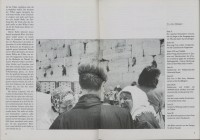Image of sheet 19920380 photo 18: © 1992, Olivia Heussler / www.clic.li
Eine junge Frau erklärt den älteren Einwanderinnen die Geschichte der Klagemauer im Jerusalem. Israel 1992 √
A young woman explains to elderly immigrant's the story of the Wailing Wall in Jerusalem.