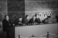 Image of sheet 19920390 photo 18: Yad Vashem (Hebrew: יד ושם‎‎ (Holocaust Martyrs' and Heroes' Remembrance Authority) is Israel's official memorial to the Jewish victims of the Holocaust, established in 1953 through the Yad Vashem Law passed by the Knesset, Israel's parliament.
Portrait: General Wassili Petrenko, Befreier von Ausschwitz, vor 50 Jahren und Rabin. (Labour).
 Yitzhak Rabin (help·info) (Hebrew: יִצְחָק רַבִּין ‎‎ IPA: [jitsˈχak ʁaˈbin]; March 1, 1922 – November 4, 1995) was an Israeli politician, statesman and general. He was the fifth Prime Minister of Israel, serving two terms in office, 1974–77 and 1992 until his assassination in 1995.

In 1994, Rabin won the Nobel Peace Prize together with Shimon Peres and Yasser Arafat. He was assassinated by right-wing Israeli radical Yigal Amir, who was opposed to Rabin's signing of the Oslo Accords. Rabin was the first native-born prime minister of Israel, the only prime minister to be assassinated and the second to die in office after Levi Eshkol.

Orden. Gruppe mit Ytzhak Shamir, 3 von re. Soldaten. Shamir spricht. 
Yitzhak Shamir (help·info) (Hebrew: יצחק שמיר‎, born Icchak Jeziernicky; October 15, 1915) is a former Israeli politician, the seventh Prime Minister of Israel, in 1983–84 and 1986–92.
Portrait von Eliezer Feiler, im Kibbutz ad Hanna.Lev Hasharon.Portrait von Pnina Feiler. Israel 1992

Yad Hana (Hebrew: יַד חַנָּה, lit. Hannah's Memorial) is a Community settlement and former kibbutz in Israel's Sharon plain. Covering 2,600 dunams, it is located within the Hefer Valley Regional Council near Highway 57 north of the country's center. In 2006 it had a population of 208. In 2010, the Kibbutz movement newspaper Daf HaYarok reported that it numbered 140 member