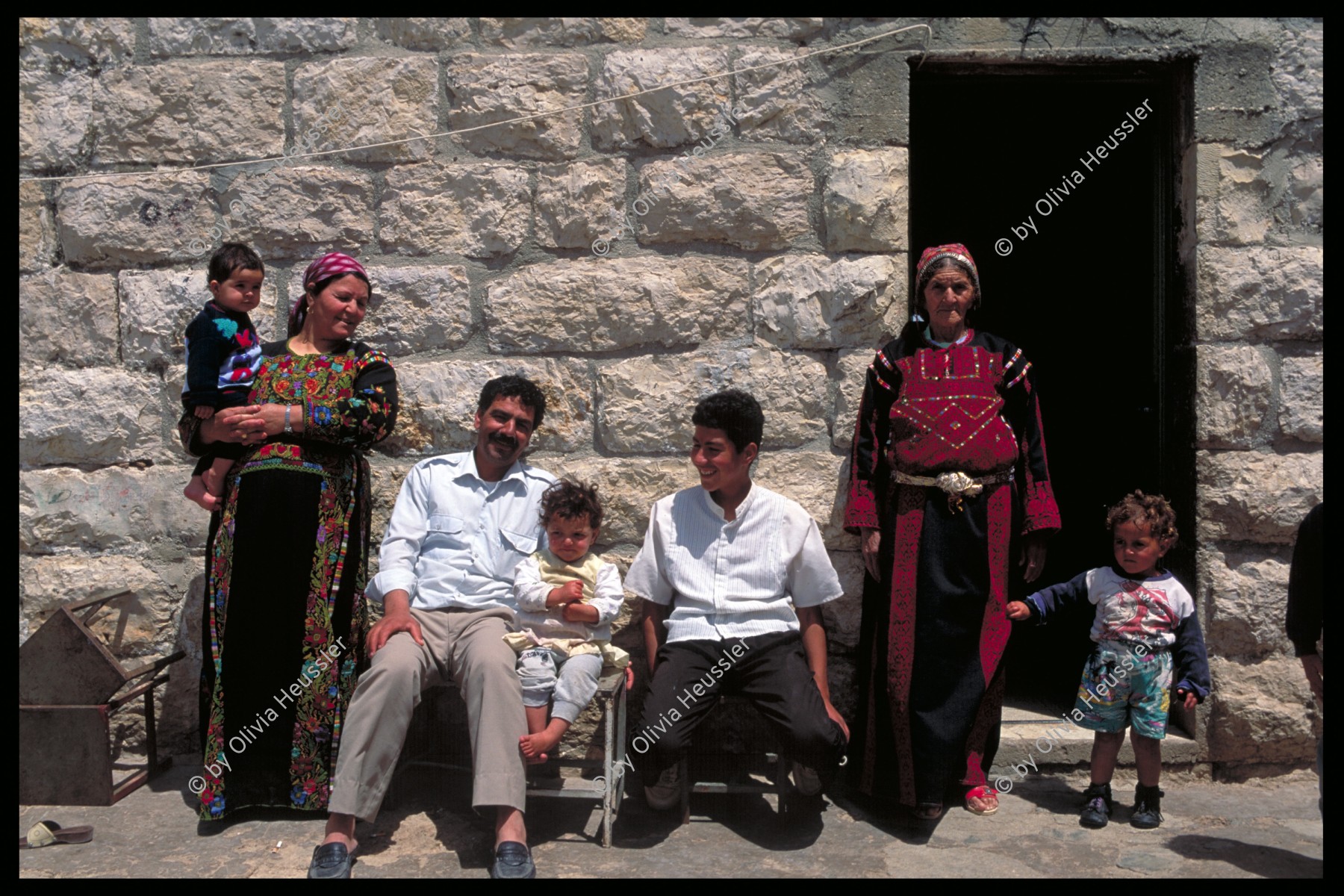 Image of sheet 19920407 photo 508: Westbank occupied territory Palestine Familiy Familie Palestinenser Frauen Women man 1992