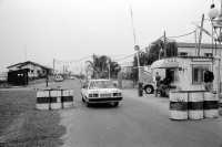 Image of sheet 19920430 photo 36: Der Eingang der israelischen jüdischen Siedlung Share Tikva.
