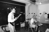 Image of sheet 19920480 photo 35: Konzert mit Stephan Wittwer li. (guitar) und Han Bennink re. in der  Galerie am Walcheturm. √ drums schlagzeug
Stephan Wittwer (* 1. März 1953 in Zürich) ist ein Schweizer experimenteller Musiker, Improvisator und Komponist. Früher waren seine Hauptinstrumente elektrische und klassische Gitarre, Geräte, Verstärker und das Tonstudio, heute hauptsächlich Computer

Zürich 1992  art concert music jazz culture guitar rock musician Switzerland Europe Swiss culture
