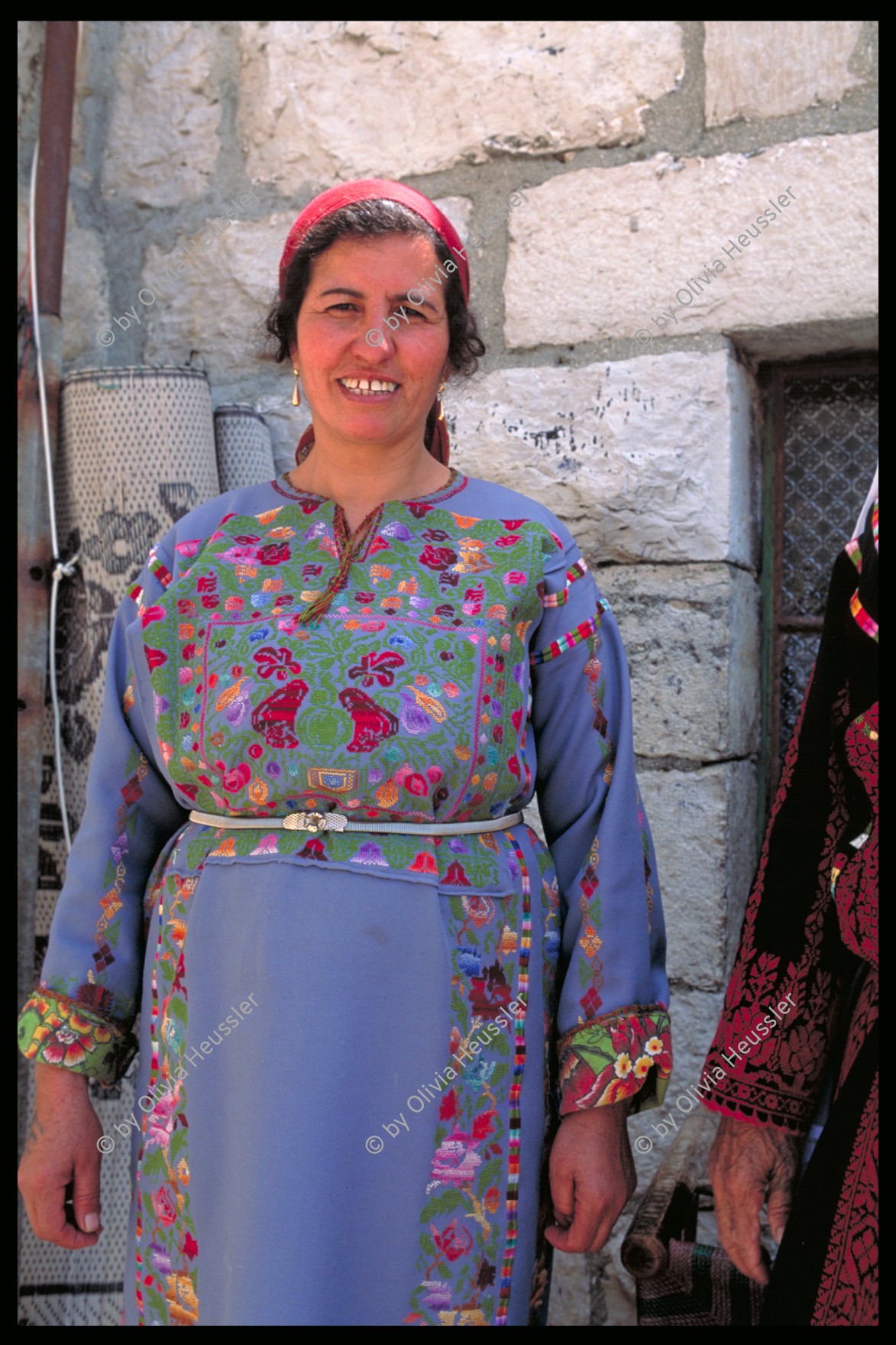 Image of sheet 19920503 photo 510: Woman Palestinian palestinenserin Palästina Westbank Frau in traditioneller Tracht tradition dress Kleid Bäuerin Farmer