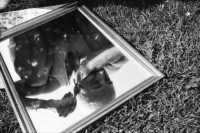 Image of sheet 19920550 photo 10: frtsg: 920540 Clara Moreau die Strassensängerin rasiert ihren Kopf im Erismannhof Kreis vier Aussersihl.
Im jüdischen Friedhof in Lengnau stehen alte Grabsteine die von alten Bäumen verschlungen werden. Schnecke auf Grabstein mit Hebräischer Inschrift. Lars Müller mit seiner Tochter Hanna und Regula. Beat Wismer Heide und Töchter und Ruth Guggenheim Heussler vor Grabstein von Alis Guggenheim 1896-1958 Kanton Aargau cementery jewish hebrew grave grab stone 1992  

Lengnau is a municipality in the district of Zurzach in the canton of Aargau in Switzerland.

It is notable for being one of two villages where residence was permitted for Swiss Jews between 1633 and 1874. Lengnau's synagogue is listed as a heritage site of national significance.