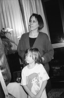 Image of sheet 19920700 photo 3: Jill Hartley, mit Lucina, Paris France frankreich 1992 artist art Photography