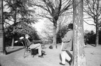 Image of sheet 19920710 photo 22: Junge Sonnen sich.  France Frankreich 1992