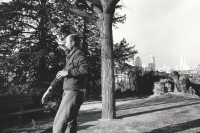 Image of sheet 19920710 photo 32: Ein Japaner macht Aikido-Uebungen im Parc des Buttes Chaumont. Paris, 1992 France Frankreich √
