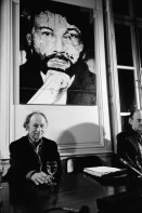 Image of sheet 19920720 photo 29: Der in den USA lebende litauische Untergrundfilmer Jonas Mekas vor seiner Abbildung, während einer Pressekonferenz in Paris, Frankreich. Nov. 1992

Jonas Mekas (Lithuanian pronunciation: [ˈjonɐs ˈmækɐs]; born December 24, 1922) is a Lithuanian filmmaker, writer, and curator who has often been called "the godfather of American avant-garde cinema." His work has been exhibited in museums and festivals across Europe and America.

Original Lithuanian underground filmmaker Jonas Mekas during a press conference in Paris. Mekas lives and works in the U.S.A. and in Paris, France europe √ Portrait