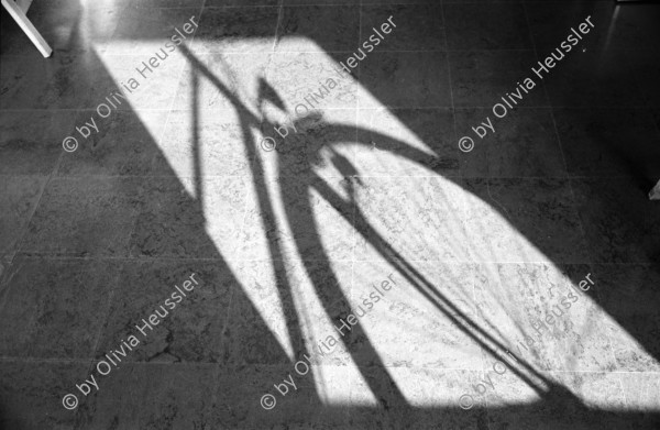 Image of sheet 19920760 photo 33: Fahrrad Schatten in Cité des Arts France 1992 frankreich