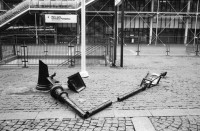 Image of sheet 19920760 photo 6: Umgestürtzte Strassenlampe vor Centre Pompidou. Paris.