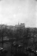 Image of sheet 19930010 photo 17: Aussicht auf Seine und Rue de l'Hotel de Ville Verkehr. Bäume und Fluss. Mein Schatten. Selbstportrait Nackt.