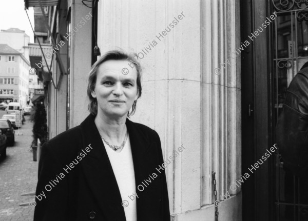 Image of sheet 19930090 photo 14: Pressekonferenz des Literaturclubs im Café Odeon. Zürich 1993 Poet writer Portrait 
Literatur szene