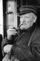 Image of sheet 19930150 photo 36: Portrait vom deutschen Schriftsteller Georg K. Glaser im Trois Musquetiere mit Pfeiffe. 1993 Paris France
