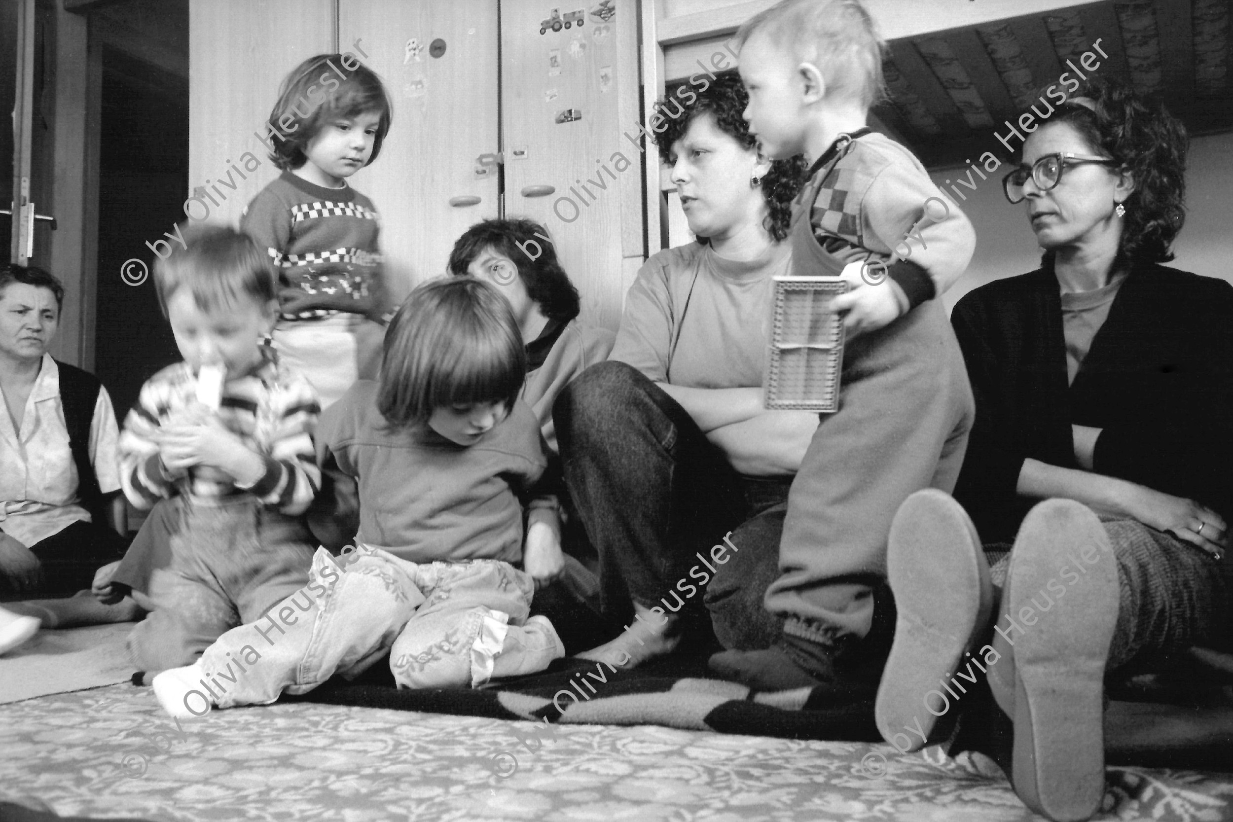 Image of sheet 19930230 photo 36: Bosnian refugees and their children in a transit center in Zurich 1993.