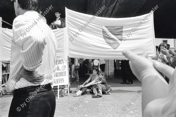 Image of sheet 19930340 photo 35: war protest antikriegs meeting mit Bigna Rambert und ihrem Sohn