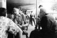 Image of sheet 19930350 photo 21: Goldy (re) und Paul Parin während einem Gespräch an einer Veranstaltung gegen den Krieg in Ex-Jugoslawien am Helvetiaplatz in Zürich Kreis vier 4 Aussersihl 6.93

Paul Parin (* 20. September 1916 in Polzela, Österreich-Ungarn, heute Slowenien; † 18. Mai 2009 in Zürich) war ein Schweizer Psychoanalytiker, Ethnologe und Schriftsteller slowenischer Abstammung

Paul Parin (September 20, 1916 - May 18, 2009) was a Swiss psychoanalyst, author and ethnologist.

Elisabeth Charlotte „Goldy“ Parin-Matthèy (* 30. Mai 1911 in Graz; † 25. April 1997 in Zürich) war eine Schweizer Psychoanalytikerin und Anarchistin.


Schweiz Swiss Switzerland Europe 

© 1993, Olivia Heussler √