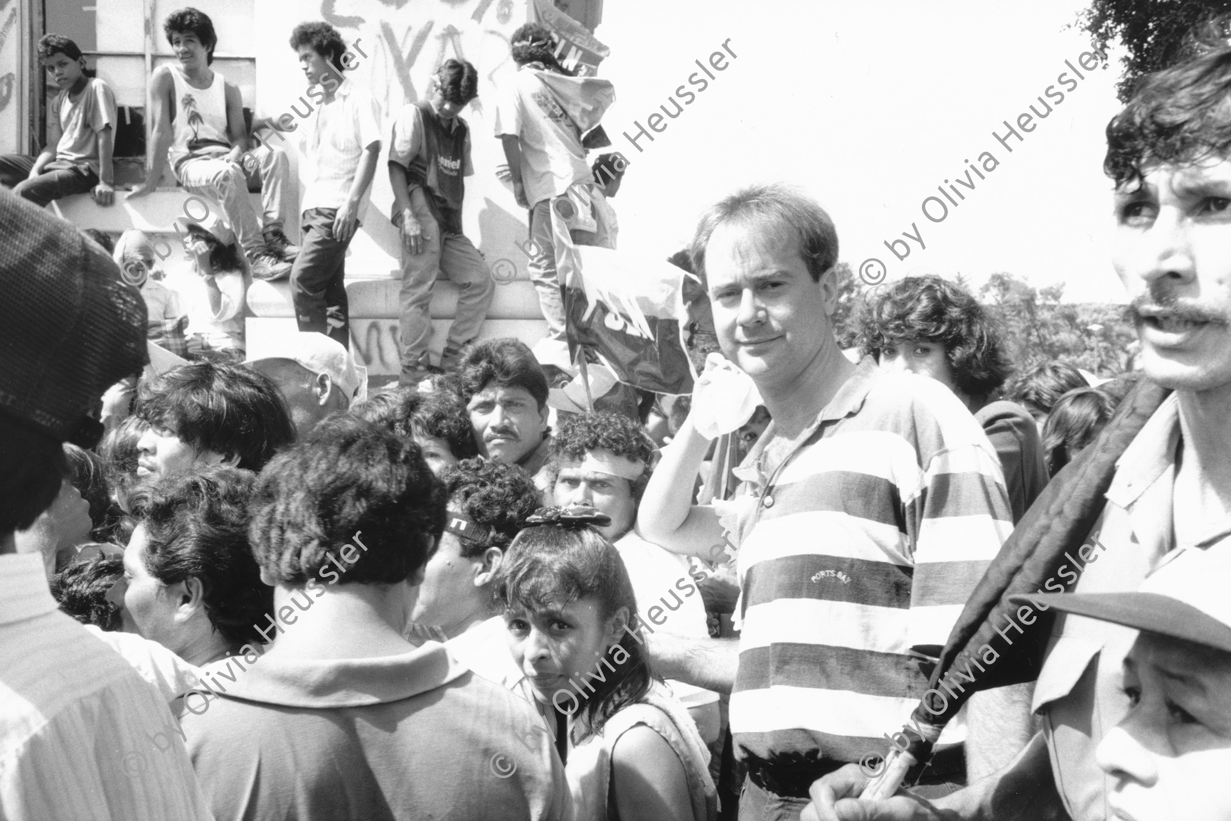 Image of sheet 19930380 photo 19: Der Schweizer Chemiker Heinz Liechti am 19.7.93 auf der Plaza de la Revolucion, Managua. ( 14. Jahrestag der sandinistischen Revolution) Nicaragua, 1993 FSLN √