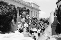 Image of sheet 19930390 photo 18: Zuschauer während der Festlichkeiten des 14. Jahrestages der sandinistischen Revolution in Managua Nicaragua 19.07.93 1993 mit Daniel Ortega