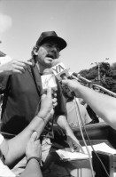 Image of sheet 19930390 photo 24: Zuschauer während der Festlichkeiten des 14. Jahrestages der sandinistischen Revolution in Managua Nicaragua 19.07.93 1993 mit Daniel Ortega