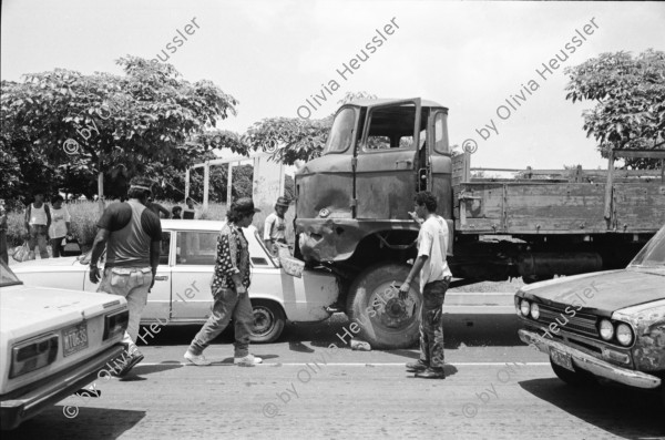 Image of sheet 19930400 photo 27: Unfall, DDR Transport, Armee