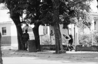 Image of sheet 19930460 photo 36: frtsg. 930430 Soldaten vom EPS sogenannte Regierungssoldaten beschiessen FROC Leute Kämpfer in der Stadtmitte mit RPG. Army Military Soldier Nicaragua Esteli 1993
