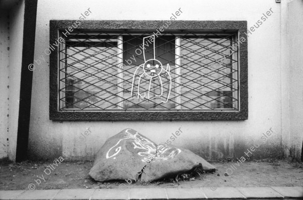 Image of sheet 19930470 photo 37: Petroglyphen am Strassenrand. u.a. der Brujito. El Esteli Segovias Nicaragua 1993