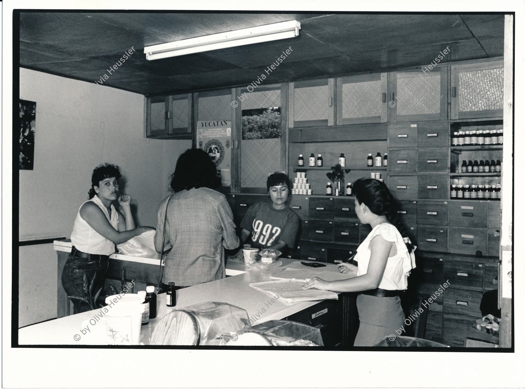 Image of sheet 19930530 photo 26: In der Apotheke Zentrum für traditionelle Heilmedizin in Esteli, Nicaragua 1993
health medicine Pharmacy farmacia
Zurück von Brot für die Welt