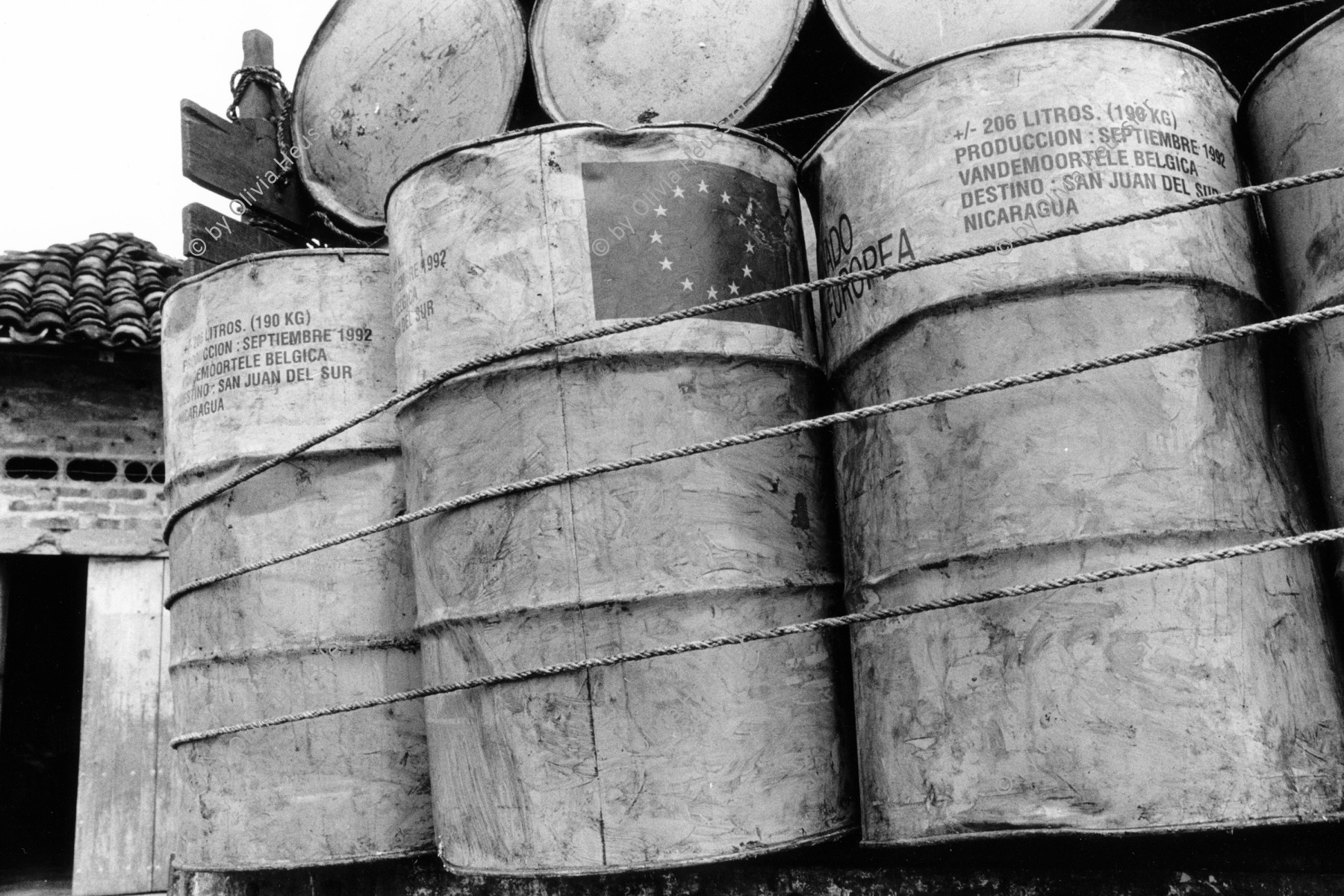 Image of sheet 19930550 photo 5: Fässer aus der Europäischen Gemeinschaft werden wieder gebraucht. Esteli Nicaragua Zentralamerika 08. 1993
centralamerica

Empty Barrels from the European Community EC are needed again

© 1993, Olivia Heussler √