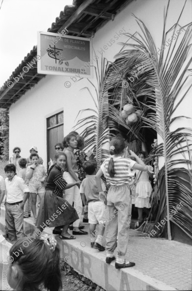 Image of sheet 19930560 photo 35: In Sebaco wird eine neue Apotheke 'Medicina Popular' eingeweiht. In Begleitung des Bürgermeisters von Lutherbach. Nicaragua Esteli
Brot fuer die Welt