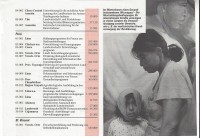 Image of sheet 19930600 photo 26: Ein Mädchen wartet mit ihrer Mutter im Gesundheitszentrum vor einem wandbild mural auf eine Behandlung. Esteli, Nicaragua 08.93 1993