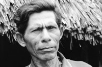 Image of sheet 19930660 photo 10: frtsg. 930650 Portrait Don Guillermo. Cosigüina chinandega
Pueblo Nuevo Juan Alberto Benavidez beim Heilen in seinem Lokal Nicaragua 1993

traditional health care medicine natural ISNAYA Naturheilmedizin healing sobador